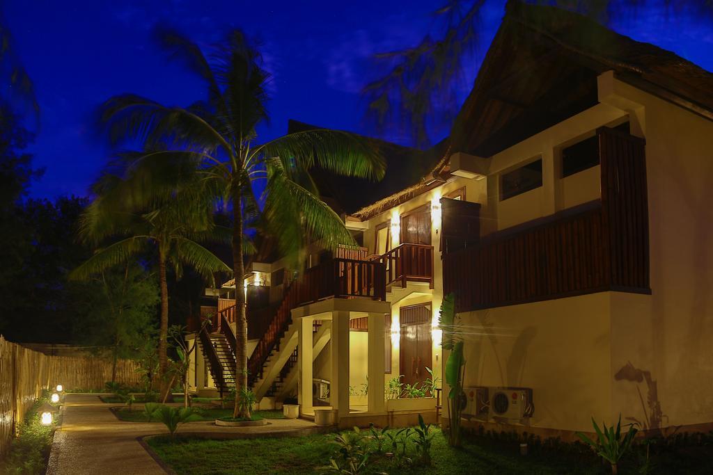 Mala Garden Resort And Spa Гілі-Траванган Екстер'єр фото